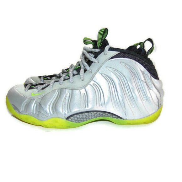 The Nike Air Foamposite One Appears In A Memphis Tigers ...